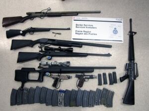 Guns seized at North Portal, Sask., on Aug. 22, 2015