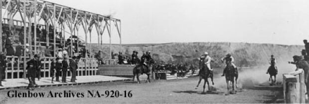 Calgary horse race, 1900