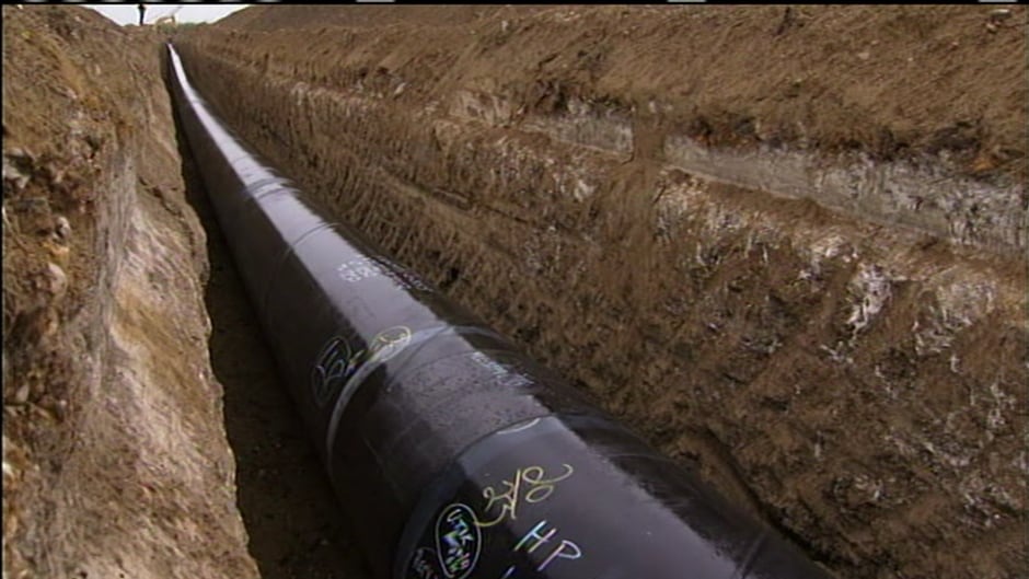 The ministers of Natural Resources and the Environment and Climate Change announced transitional rules for pipeline project approvals today in Ottawa.