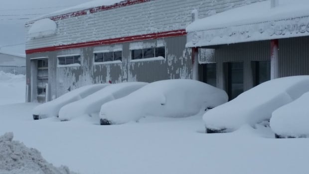 Snowy cars in New Glasgow