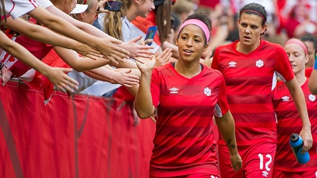 hi-desiree-scott-christine-sinclair-Getty-478199962