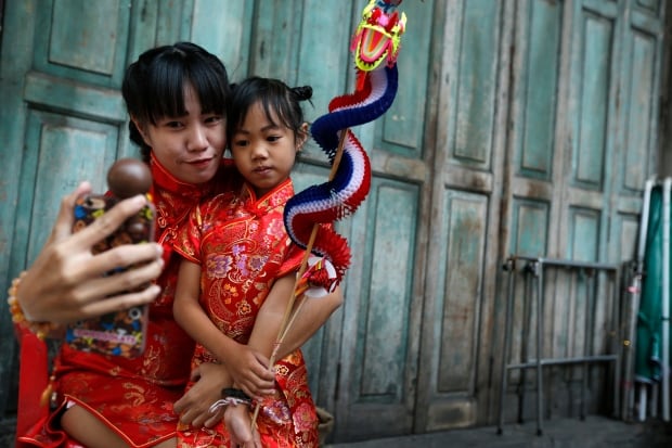 LUNAR-NEW YEAR 2016 Bangkok selfie Feb 8