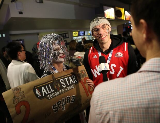 San Antonio fans