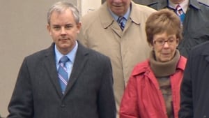 Dennis Oland, Connie Oland