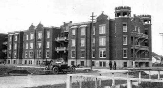 Devinish Building