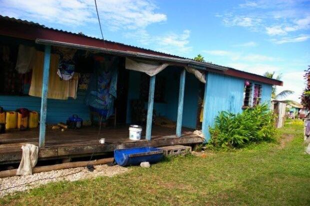 PENI LUTUDROMU HOUSE
