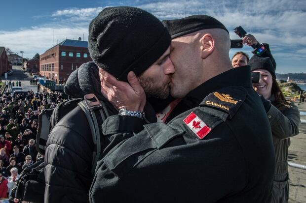 HMCS WINNIPEG Return