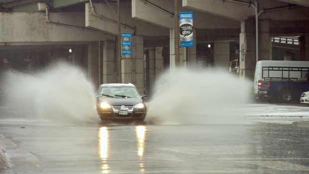 Toronto rain, freezing rain