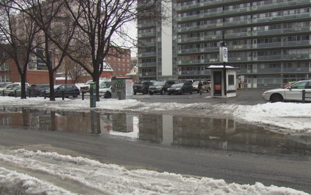 Rain winter storm Ottawa slush ponds lakes Feb 25 2016