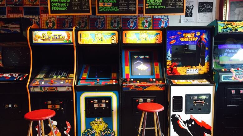 How New York's 20-Foot-Tall Donkey Kong Arcade Machine Was Made