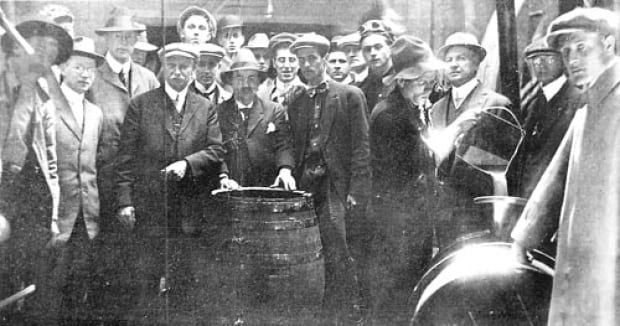 Vintage well Turner Valley