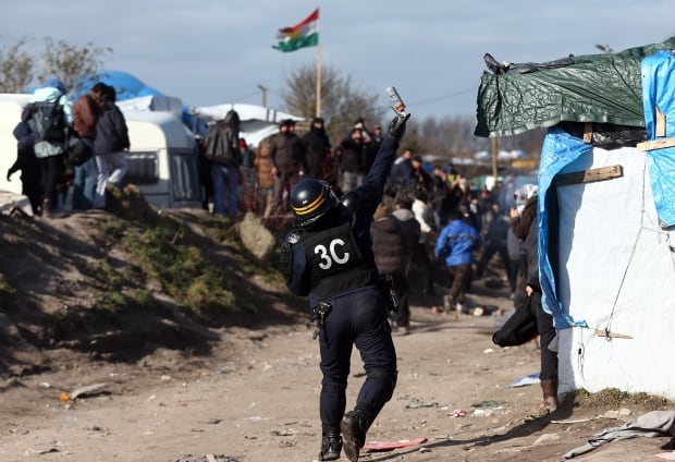 Calais Jungle refugee camp removed Feb 29 2016 89524845 tear gas