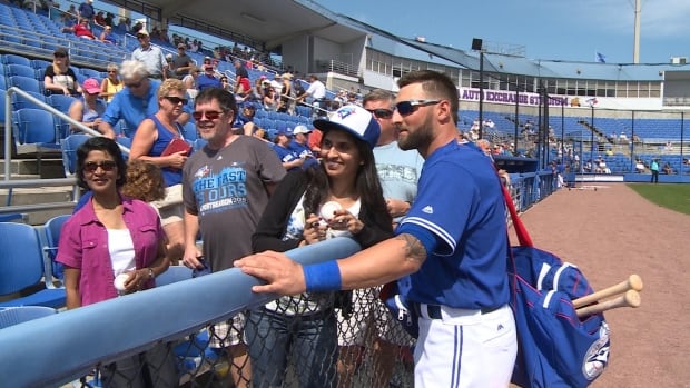 Pillar autographs
