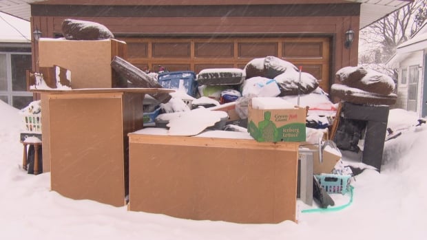 Kit Pullen driveway house contents missing stuff left Ottawa Parkglen Drive March 2 2016