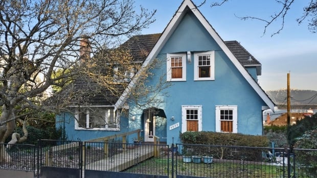 Vancouver home sells for more than $1M over asking price ...