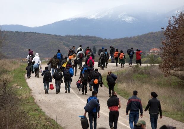 Idomeni refugees leave camp March 14 2016