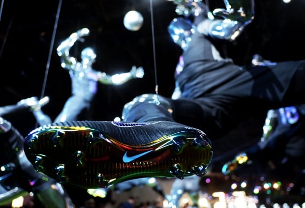 Nike sports boot cleats technology