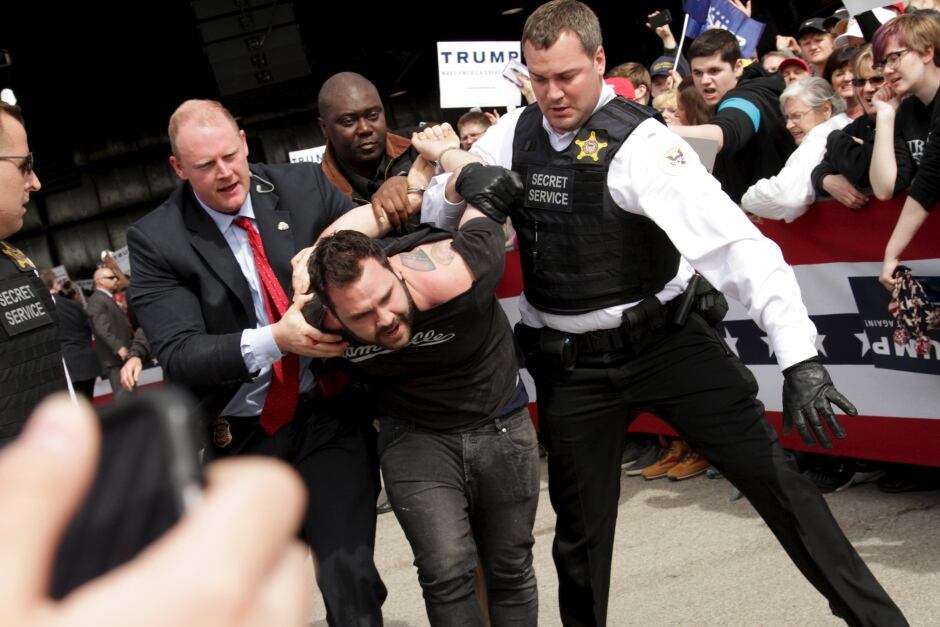 WIP USA-ELECTION TRUMP rally ejection March 12 2016