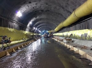 LRT tunnel parliament ottawa station