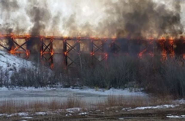 PORCUPINE PLAIN TRAIN BRIDGE FIRE mar 25 2016