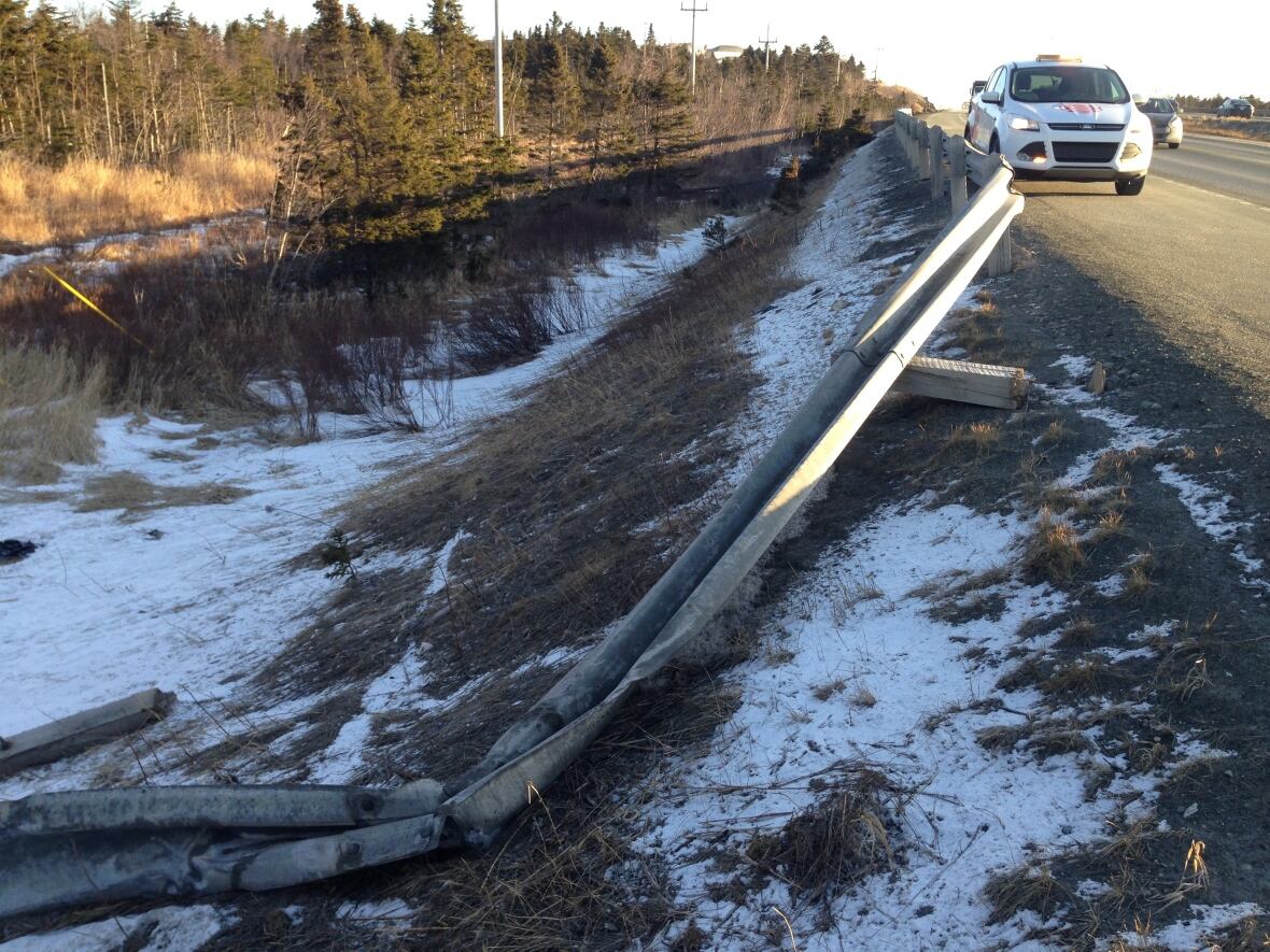 Guardrails need to be fixed promptly after damage, says commuter CBC News