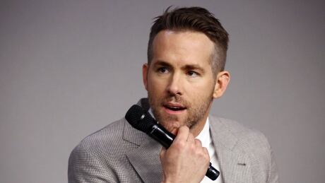 NEW YORK, NY - FEBRUARY 09: Actor Ryan Reynolds attends Apple Store Soho Presents Meet The Actor: Ryan Reynolds, Morena Baccarin, TJ Miller, and Ed Skrein, "Deadpool" at Apple Store Soho on February 9, 2016 in New York City. (Photo by Astrid Stawiarz/Getty Images) 89163132