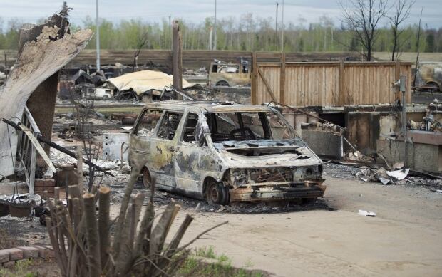 Alberta wildfire Beacon Hill