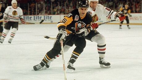 Kevin Stevens, a two-time Stanley Cup champion with the Pittburgh Penguins and Massachusetts native, has been charged in federal court with conspiring to sell oxycodone in the state. stevens-kevin-01-06-1992