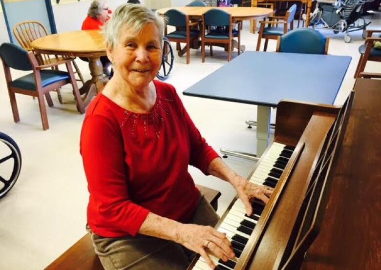 Sherbrooke care home in Saskatoon keeps seniors active, creative CBC News