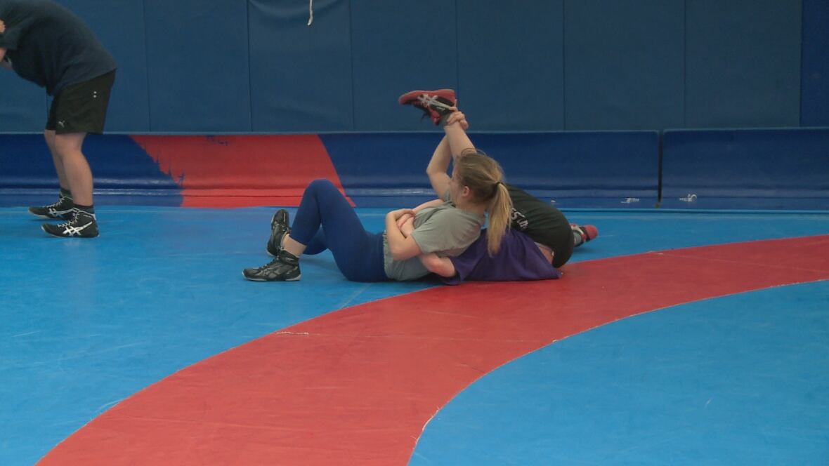 Edmonton teen wrestler hoping to jump to international competition
