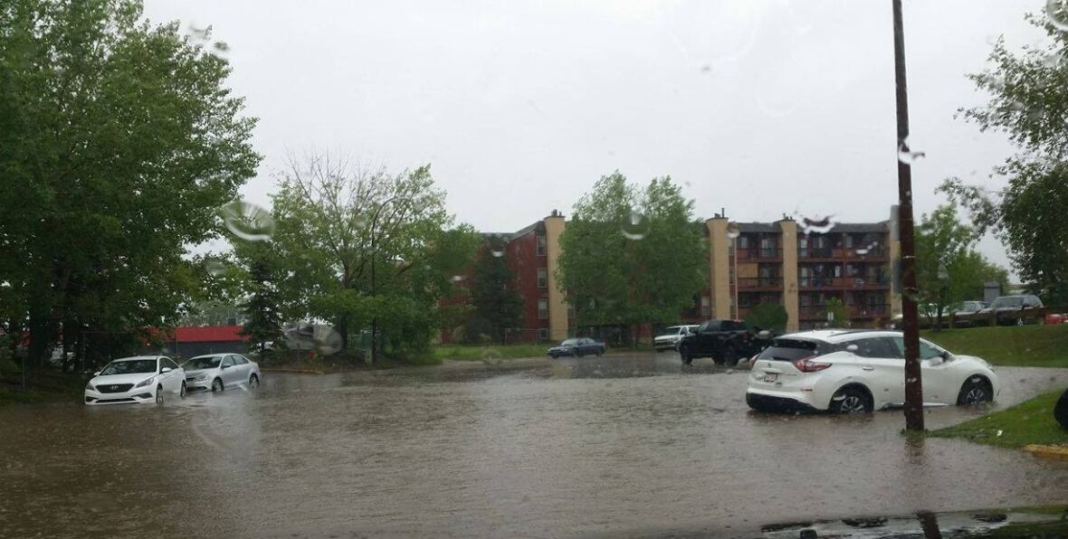 Fort McMurray, still recovering from wildfire, dealing with flooding