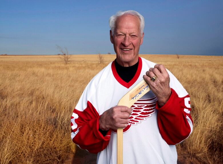 Ice hockey gordie howe image