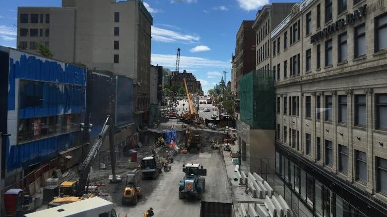 Some Rideau Street businesses remain shuttered 5 days after sinkhole ... Some Rideau Street businesses remain shuttered 5 days after sinkhole ...