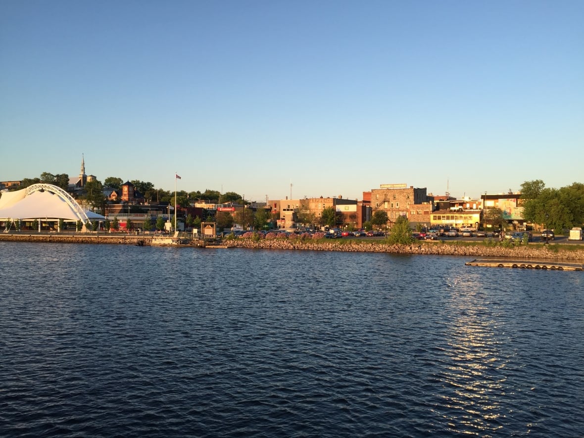 Kenora, Ontario pulls up short in bid to win One Horse Town contest CBC News Kenora, Ontario pulls up short in bid to win One Horse Town contest CBC News