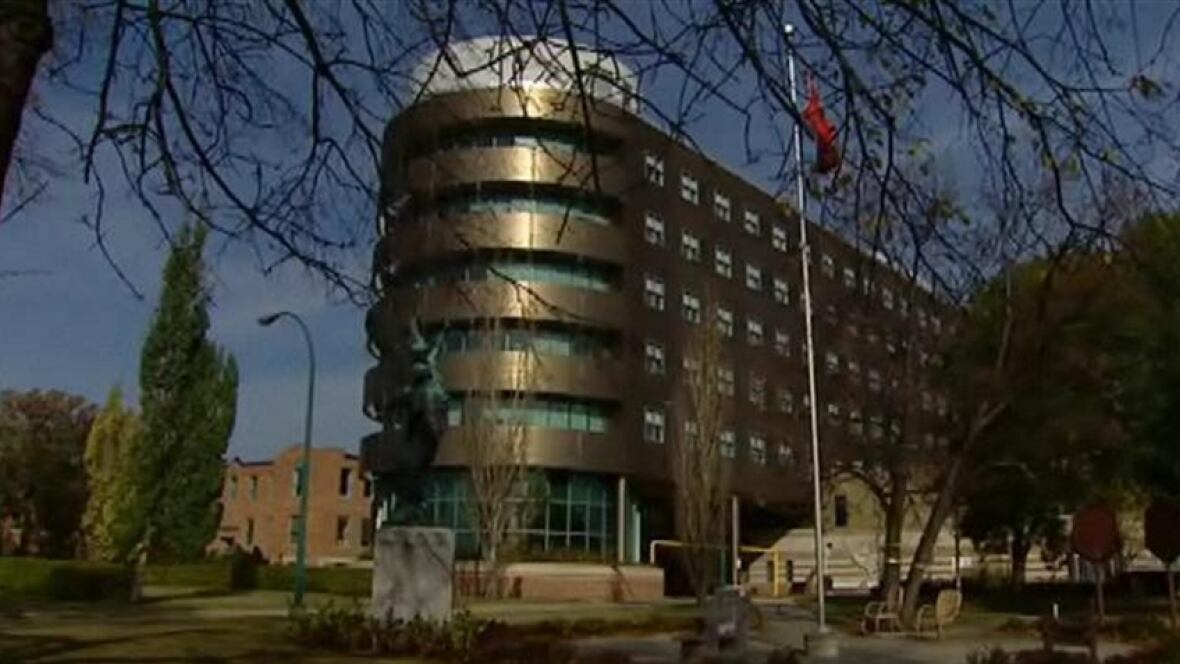 Deer Lodge Centre in Winnipeg celebrates 100 years Manitoba CBC News