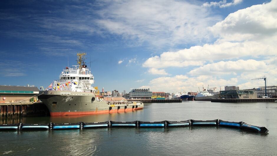 The Ocean Cleanup installs their 100-meter prototype in the North Sea for testing.