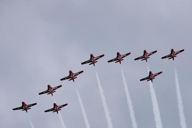 Canada's Snowbirds flying team cancels appearances so pilots can get more practice Canada's Snowbirds flying team cancels appearances so pilots can get more practice