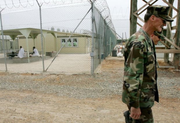 51194617MW058_Gitmo