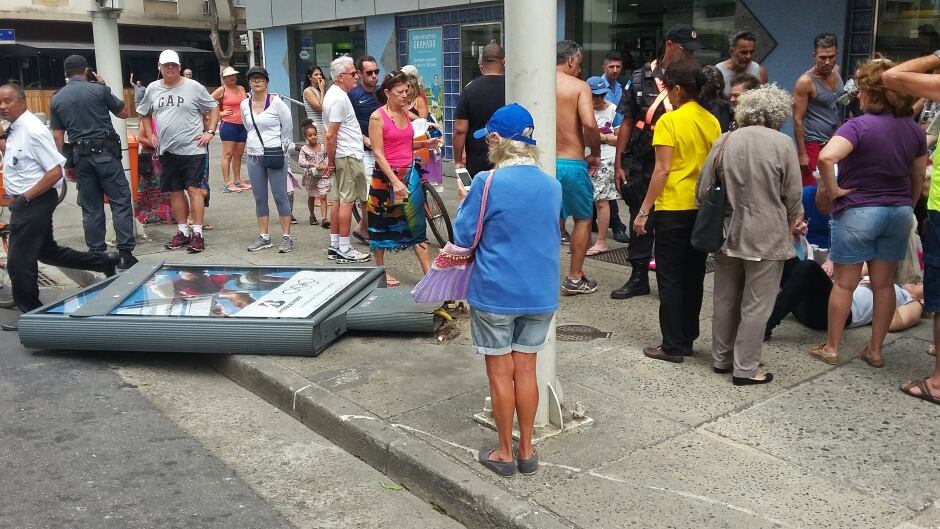 OLYMPICS-RIO — Copacabana Wind Storm Sign — Aug. 7, 2016