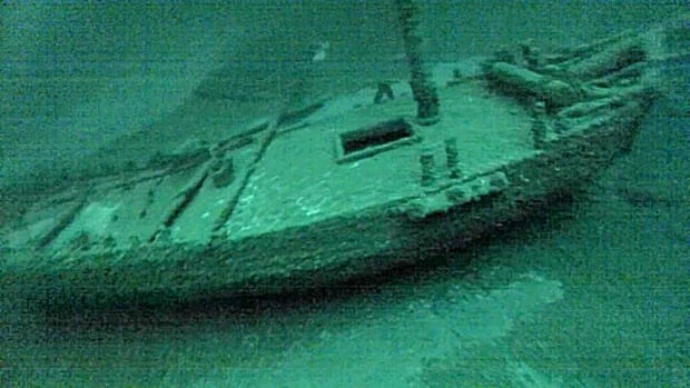 Lake Ontario-Sloop Shipwreck
