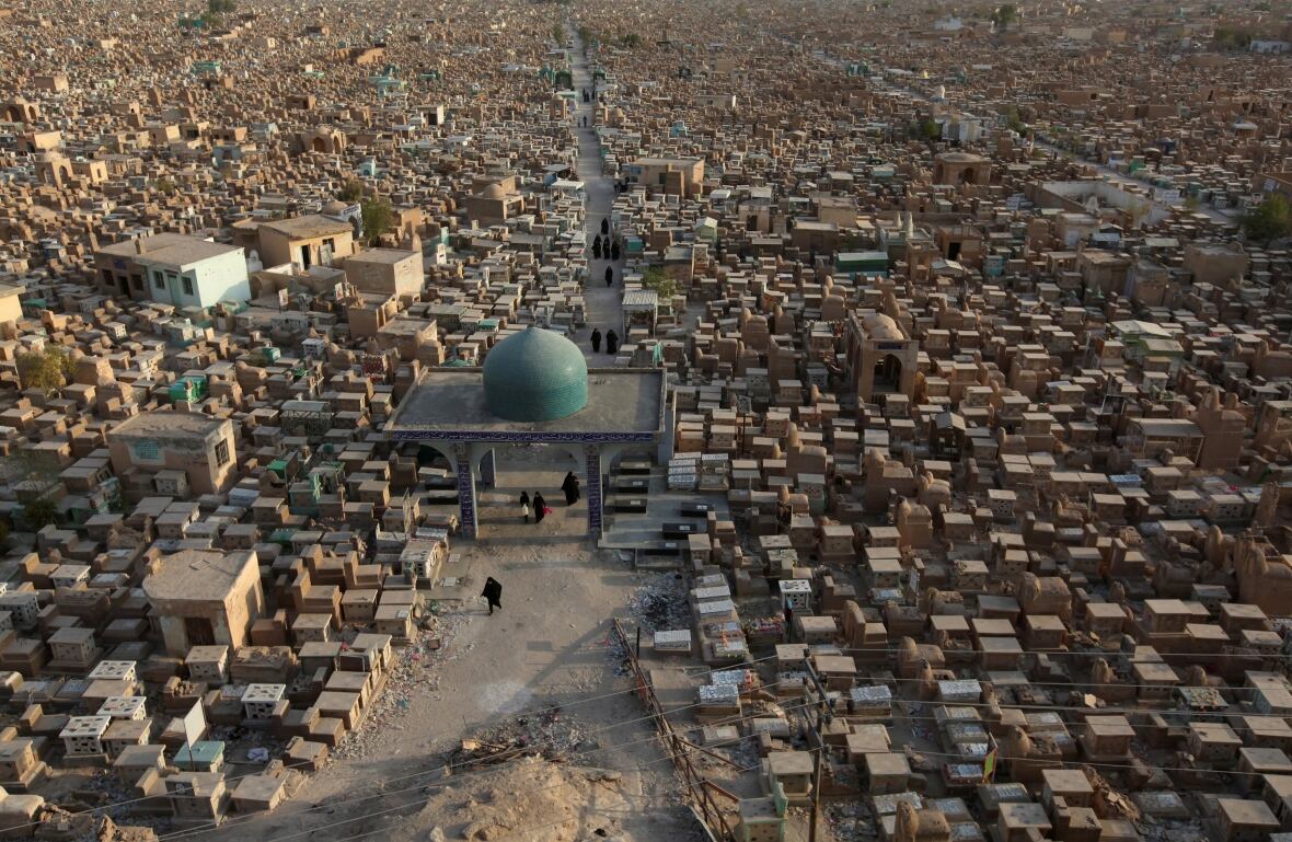 iraq-cemetery-wadi-al-salam-peace-valley-wide-shot.jpg