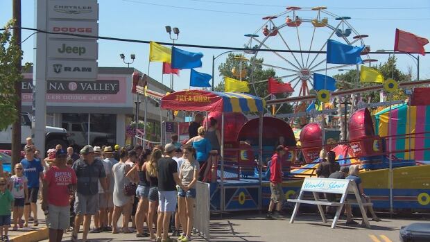Morden corn and apple festival