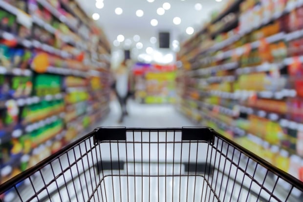 Shopping cart in grocery store - 307151810