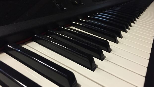 Piano keyboard