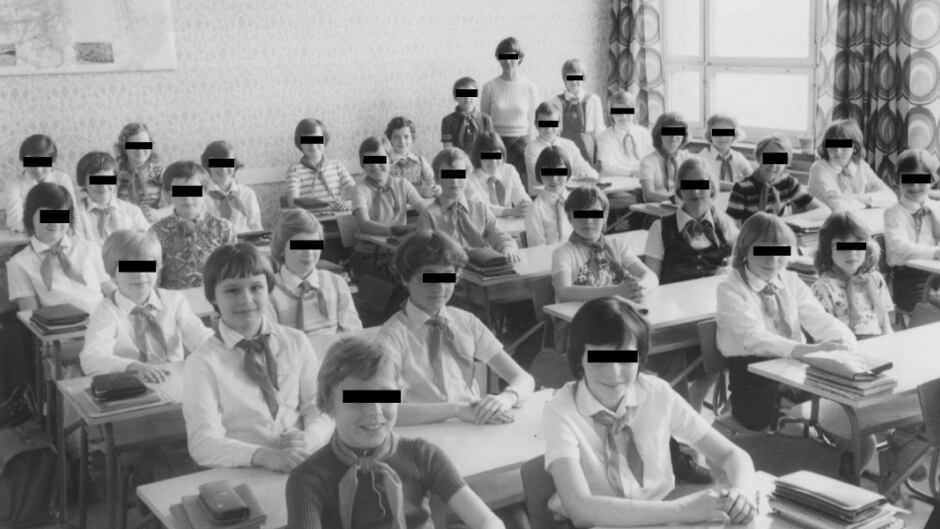 Twenty-five years after the collapse of the German Democratic Republic (GDR), filmmaker Petra Epperlein returns to her hometown of Karl Marx City to find the truth about her late father’s suicide and his rumored Stasi past.
