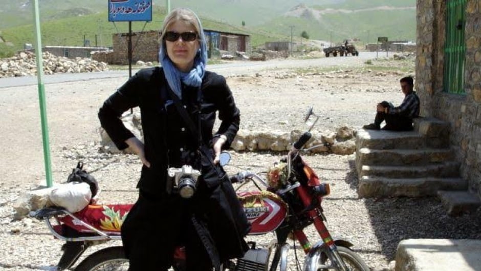 Journalist Deborah Campbell says her fixer Ahlam's courage is representative of a lot of invisible fixers who don't get credit. Campbell shares Ahlam's story in her book, A Disappearance in Damascus.