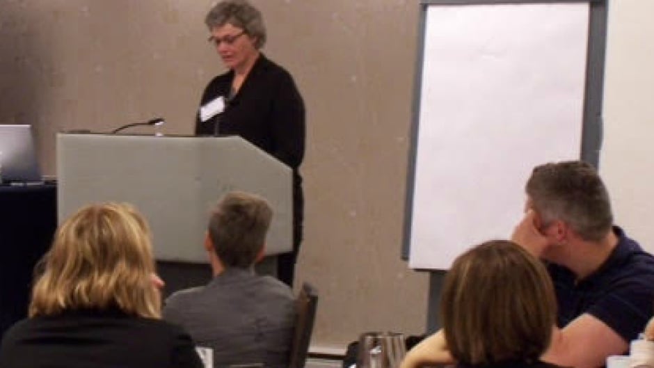 Donna Penner, who woke up during surgery, shares her experience with medical students in Manitoba.