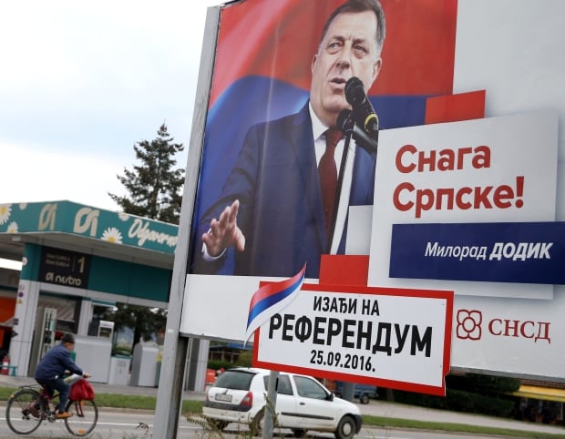 BOSNIA-SERBS/REFERENDUM