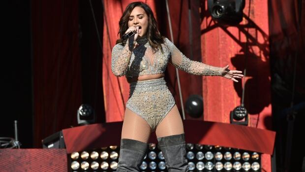 Demi Lovato gives heartfelt speech about mental health, addiction