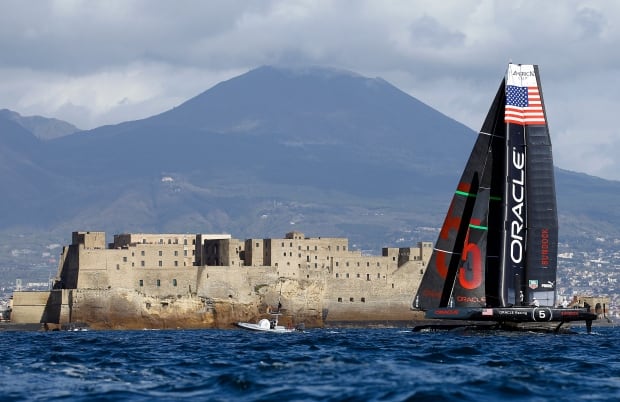 SAILING/